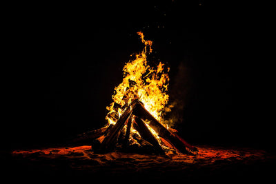 The 5 Essential Types of Campfires